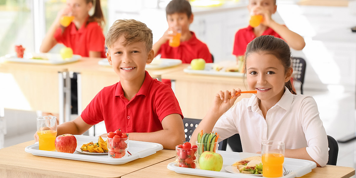 I bambini dimenticano la frutta: crescono a zuccheri e conservanti